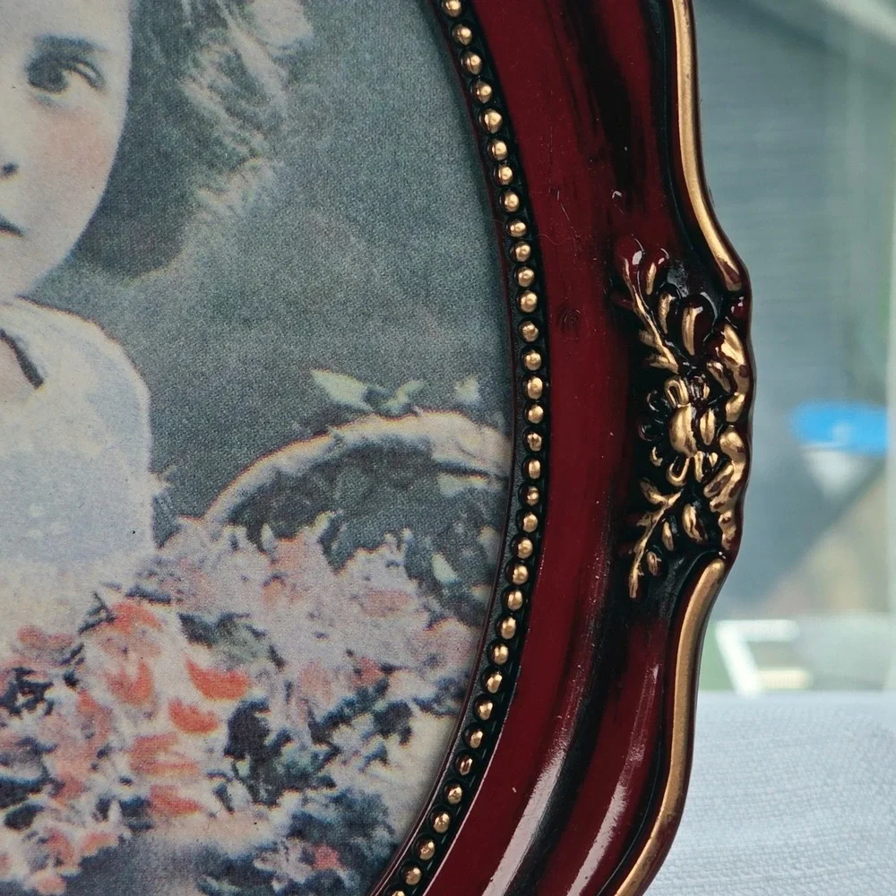 Vintage‎ Style Oval Burgundy Gold Ornate Picture Frame Victorian Child Portrait